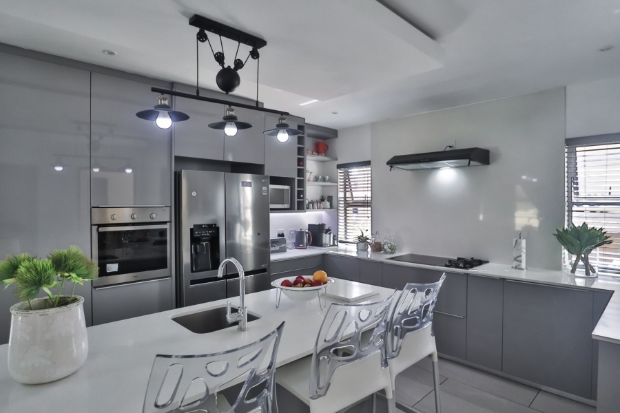 4 Bedroom Property for Sale in WestLake Country Safari Estate North West